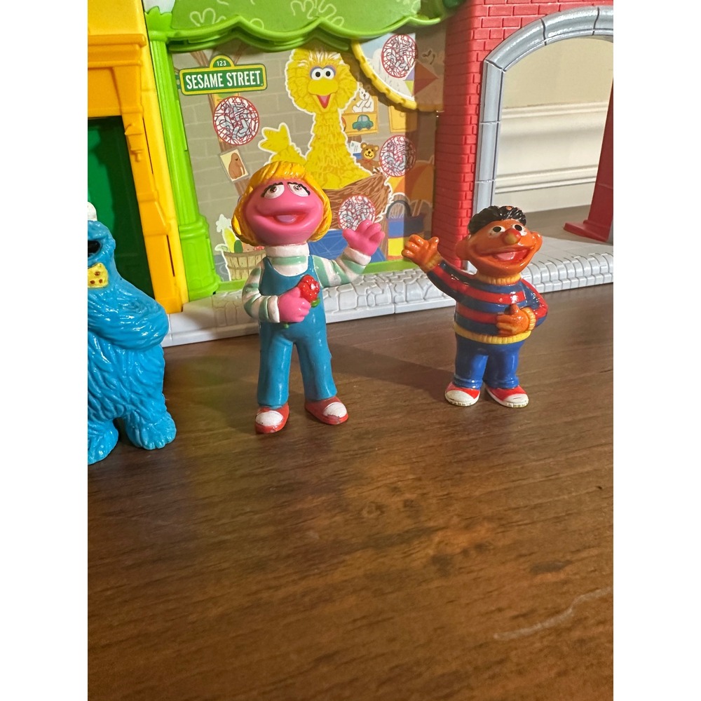 Sesame Street Neighborhood Playset 123 Building Figures Cookie Monster Ernie - Picture 3 of 8